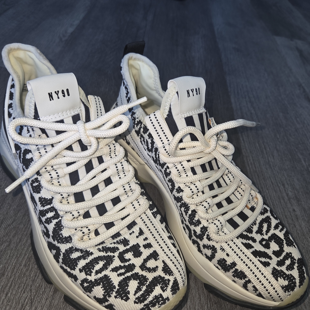 Steve Madden White and Black Knit Leopard-Print Sneakers